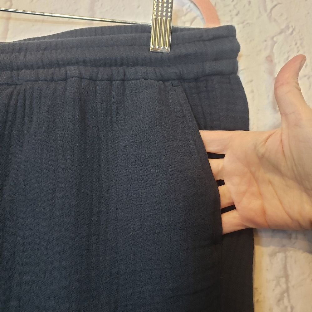 J. JILL Cotton Textured Pull-On Cropped Pants Navy Medium - Picture 4 of 10